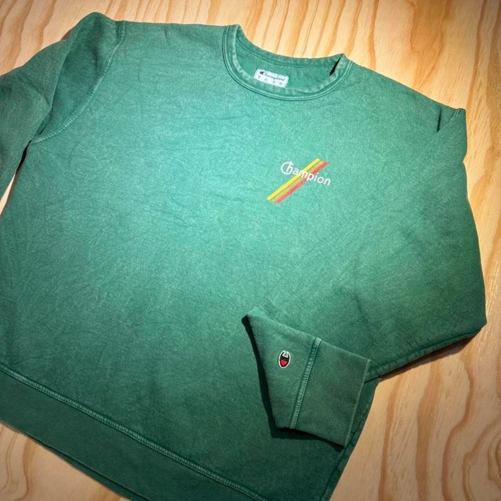 Retro champion crewneck